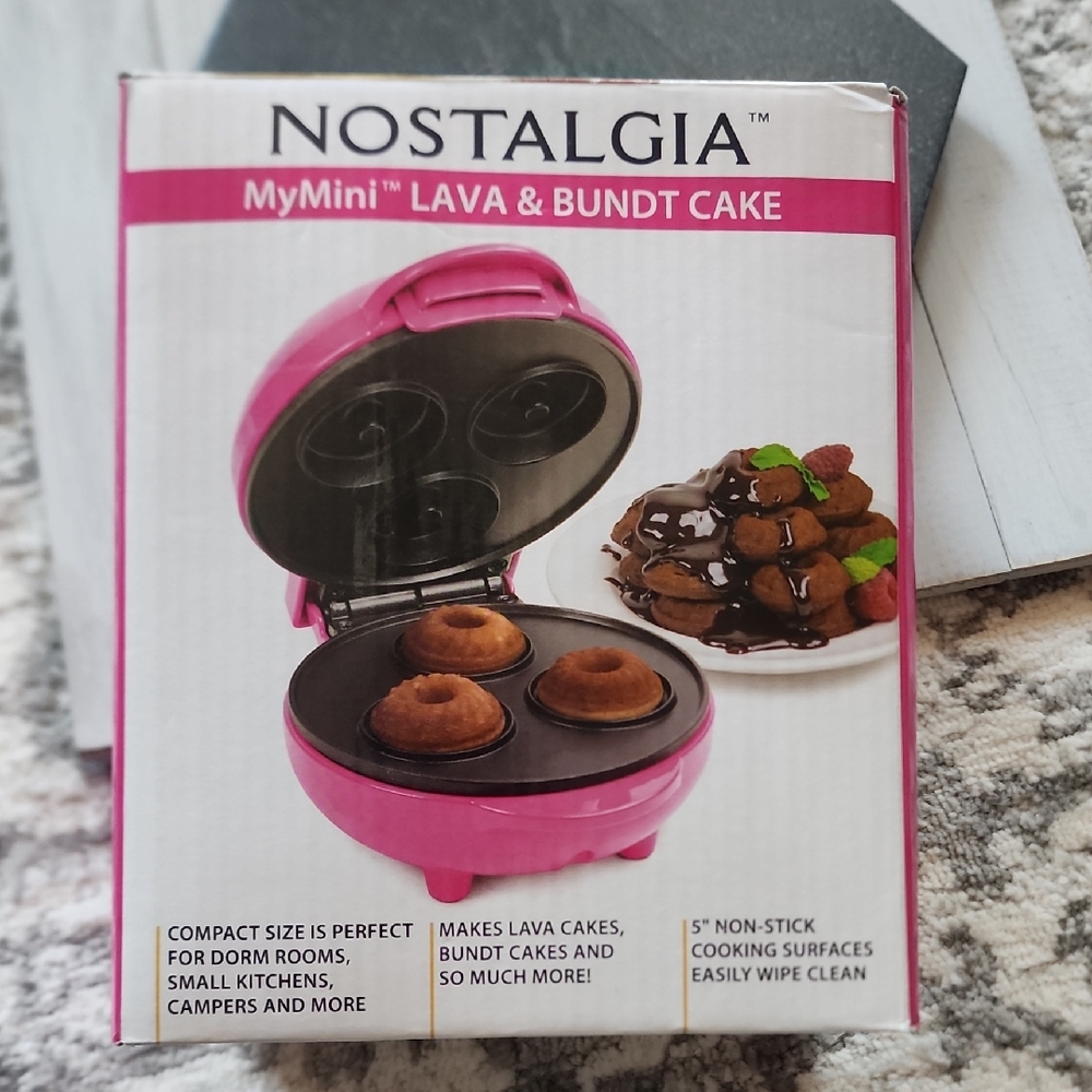 Nostalgia MyMini Pink Cake Maker